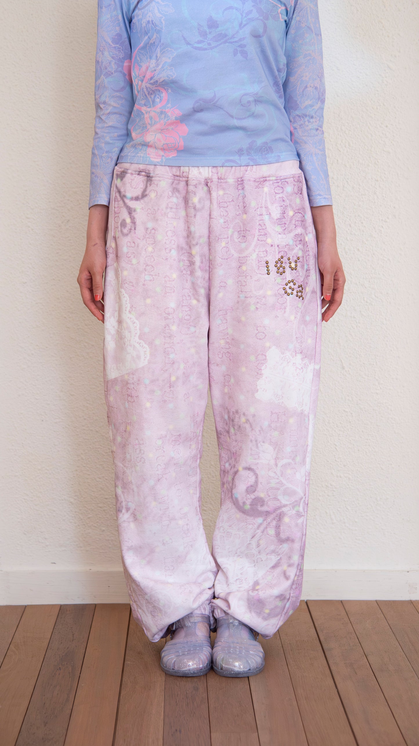 193 Lo-fi girl cotton sweatpants