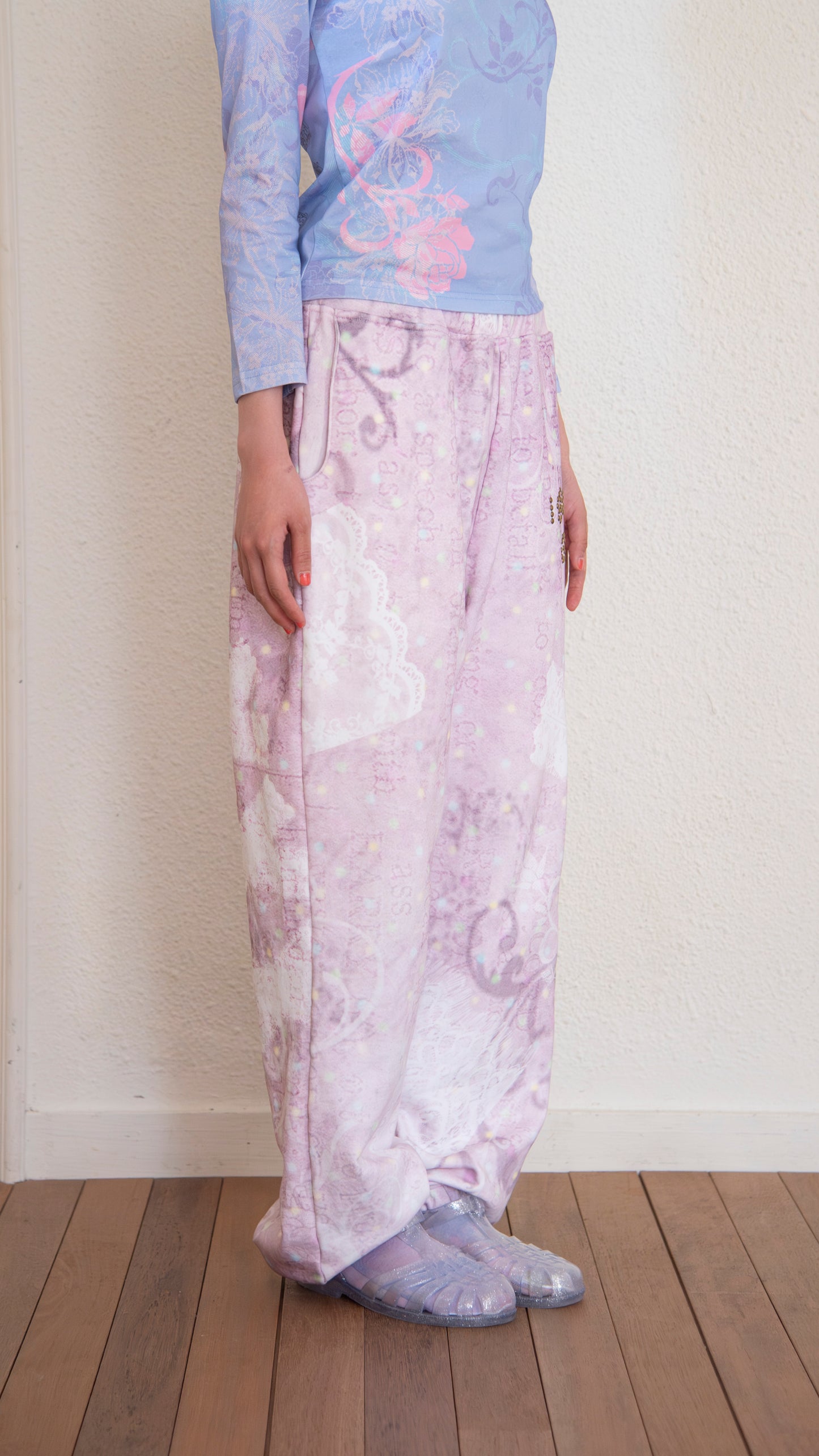 193 Lo-fi girl cotton sweatpants
