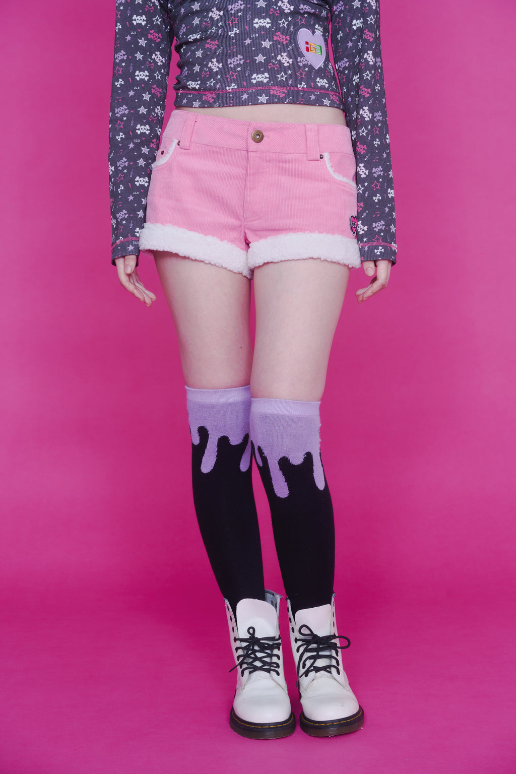 CUTE ASS CORDUROY SHORTS PINK