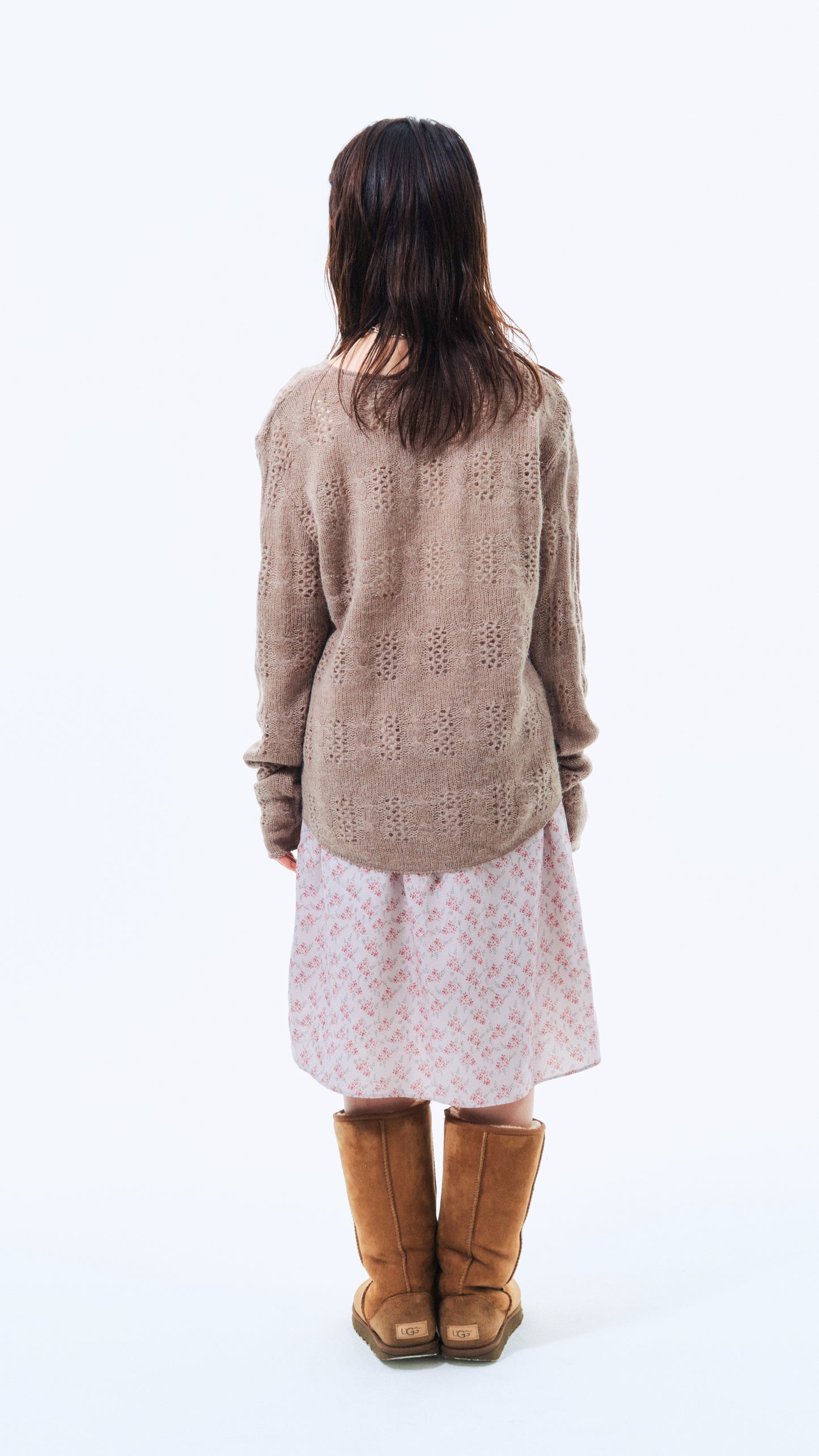 Eyelet V-neck knit (moka)