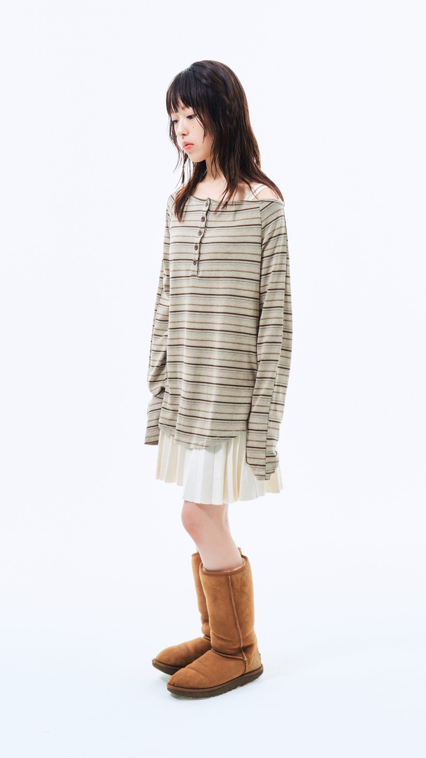 Aoki off-shoulder border top (beige)