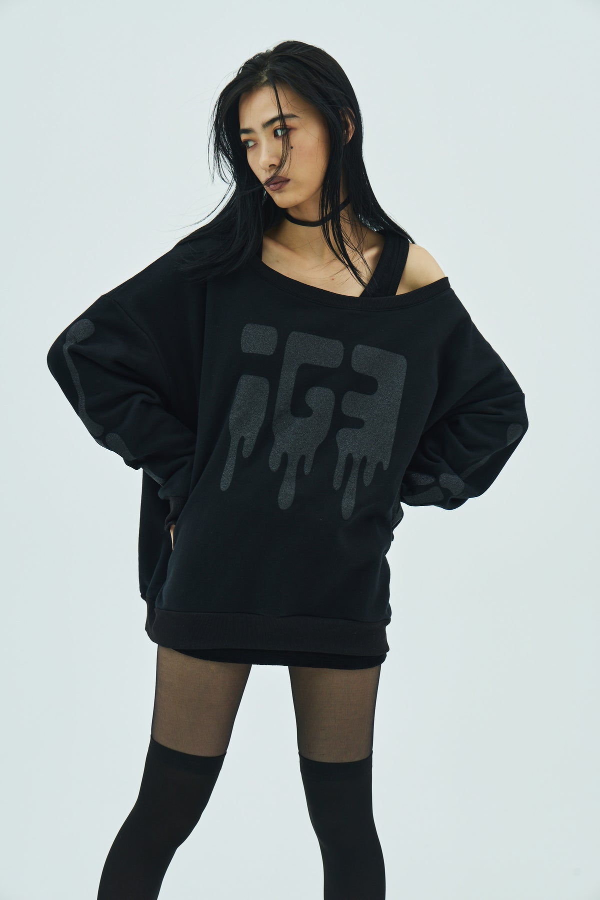 Bone Melt Off Shoulder Sweatshirt Black