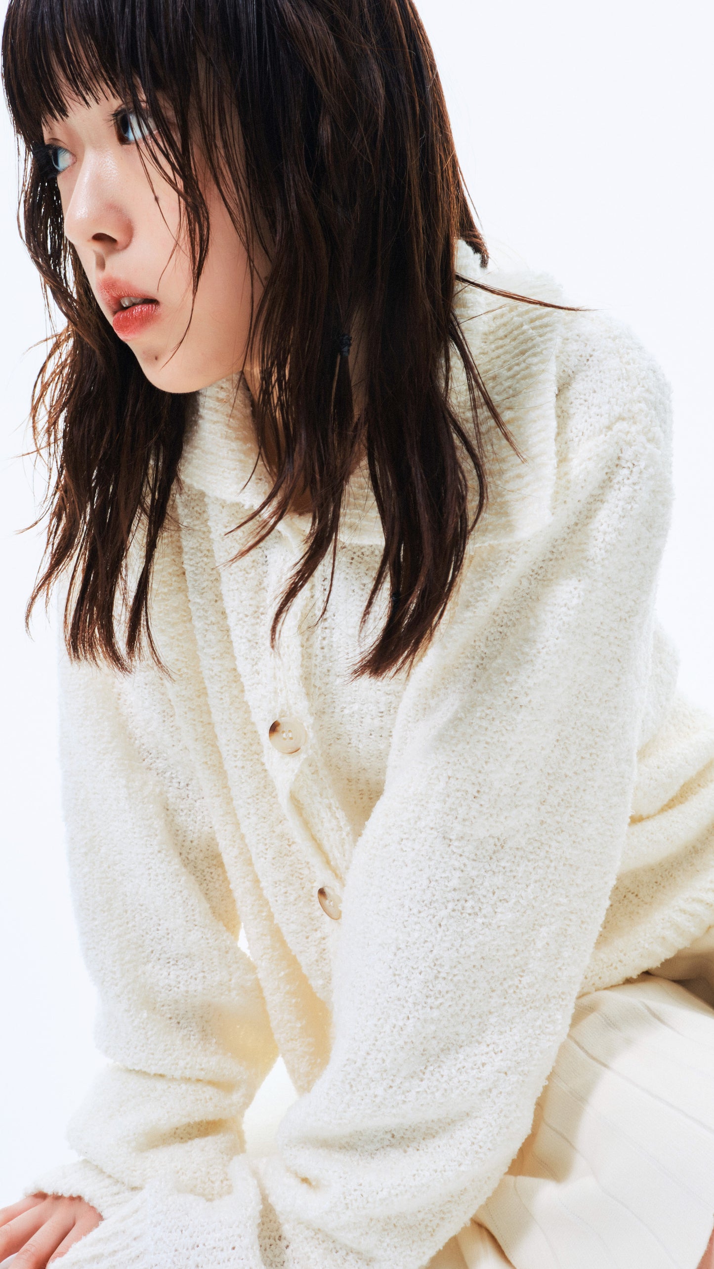 Boucle knit button cardigan (white)