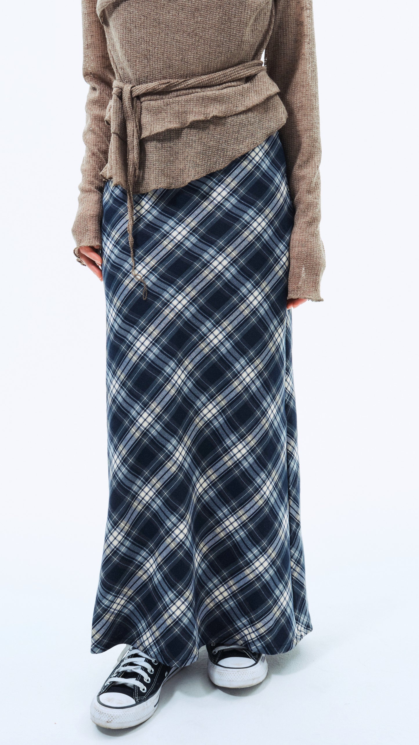 Navy check long skirt