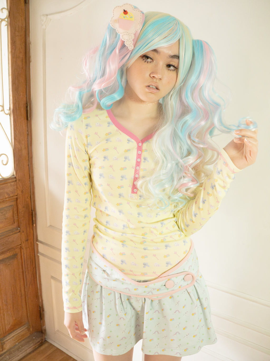 Magical henrey neck long sleeve