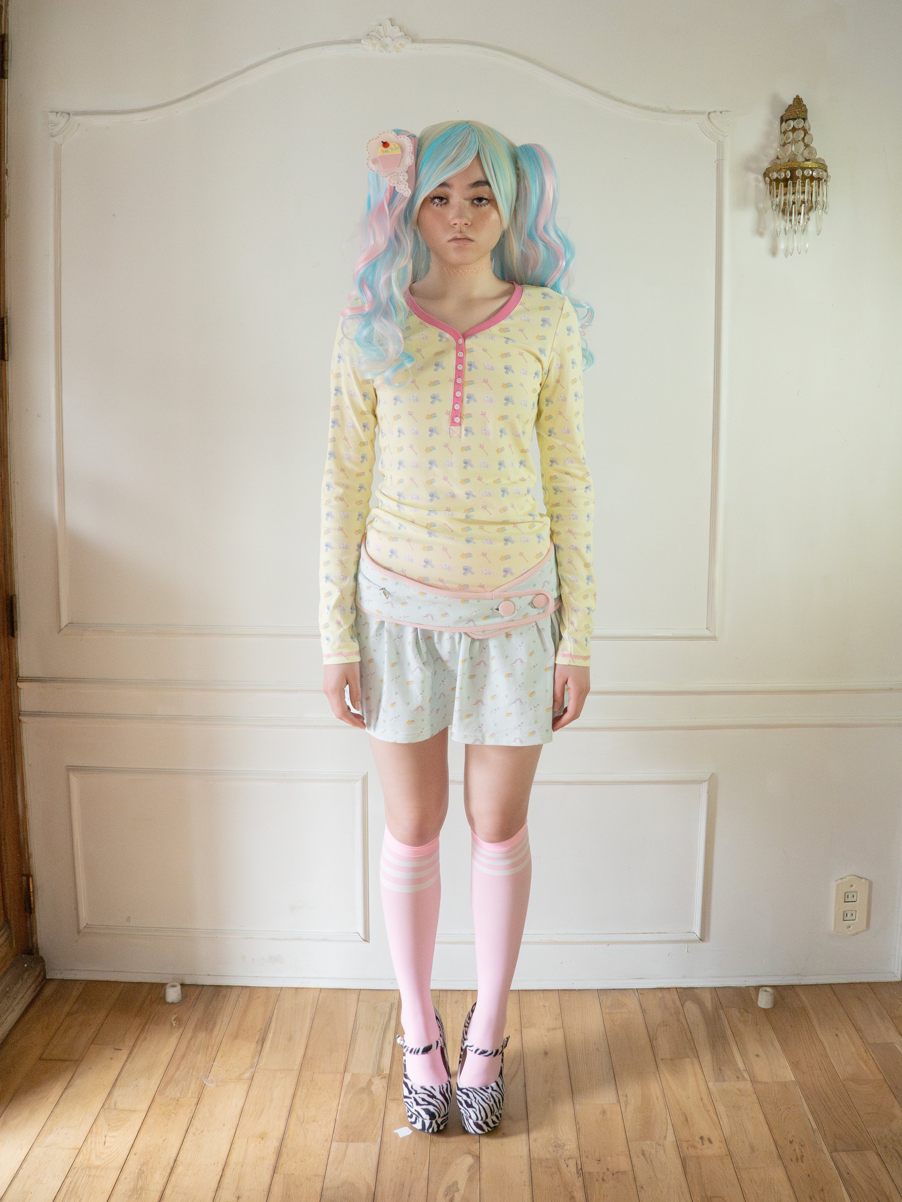 Magical henrey neck long sleeve