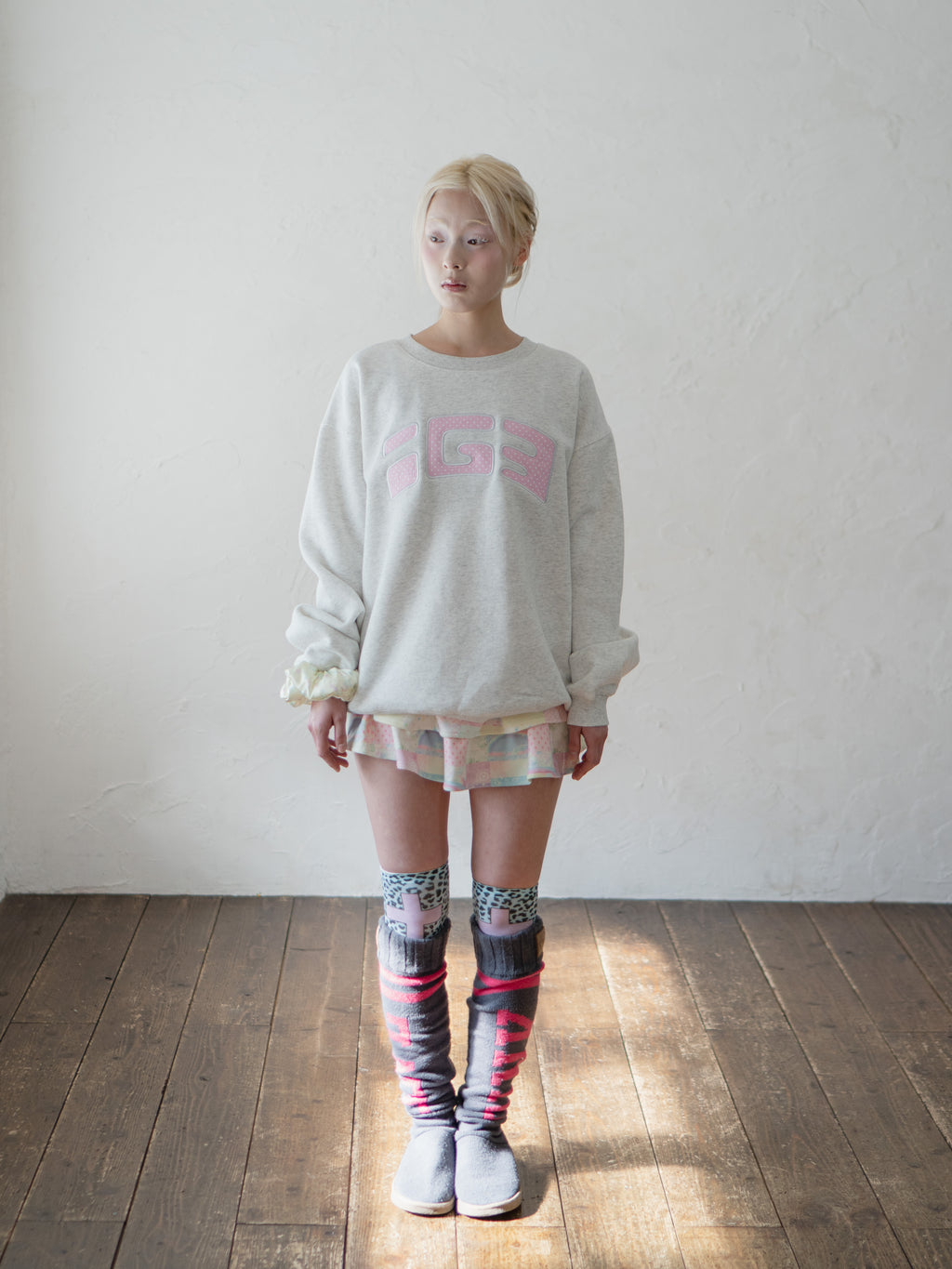 Patch Sweatshirt (Gray)