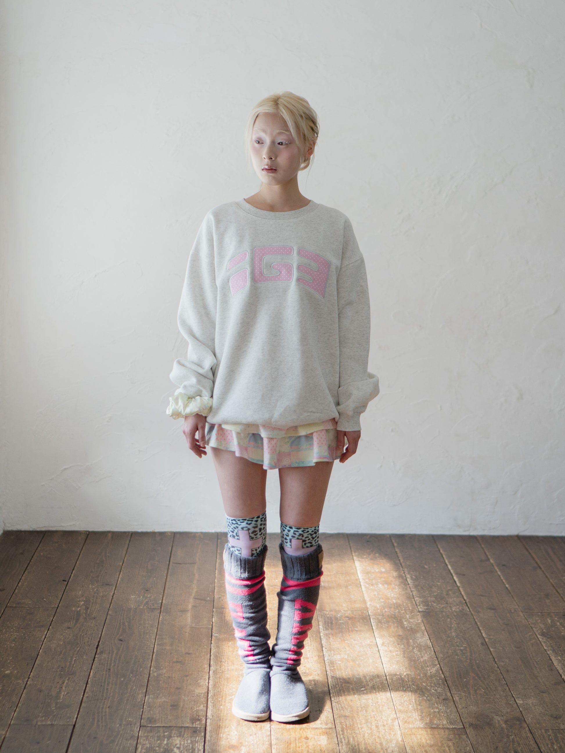 Patch Sweatshirt (Gray)