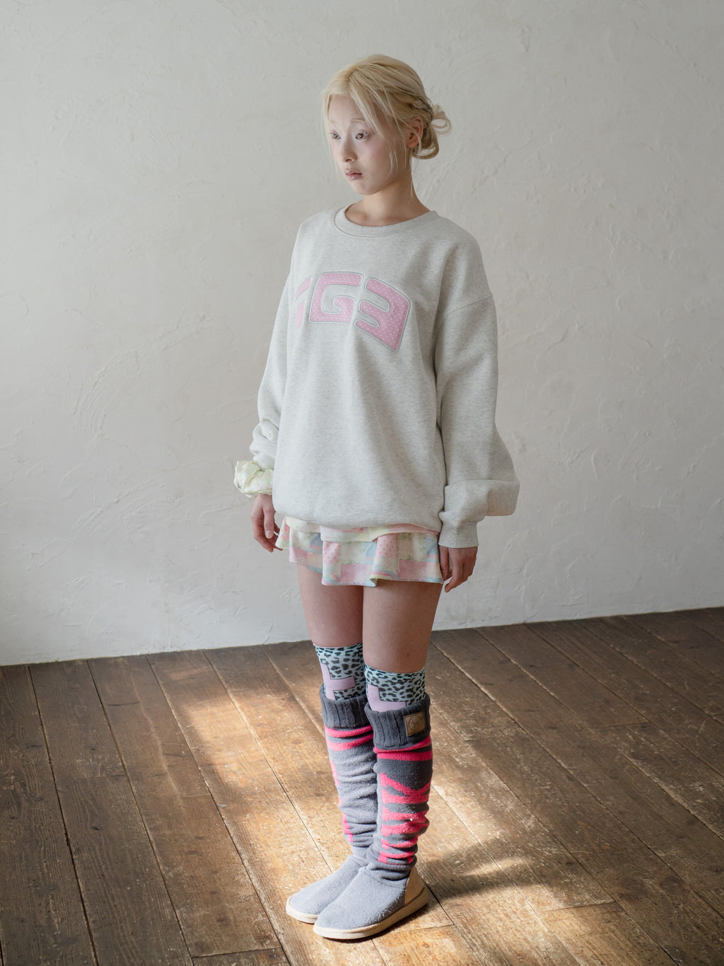 Patch Sweatshirt (Gray)