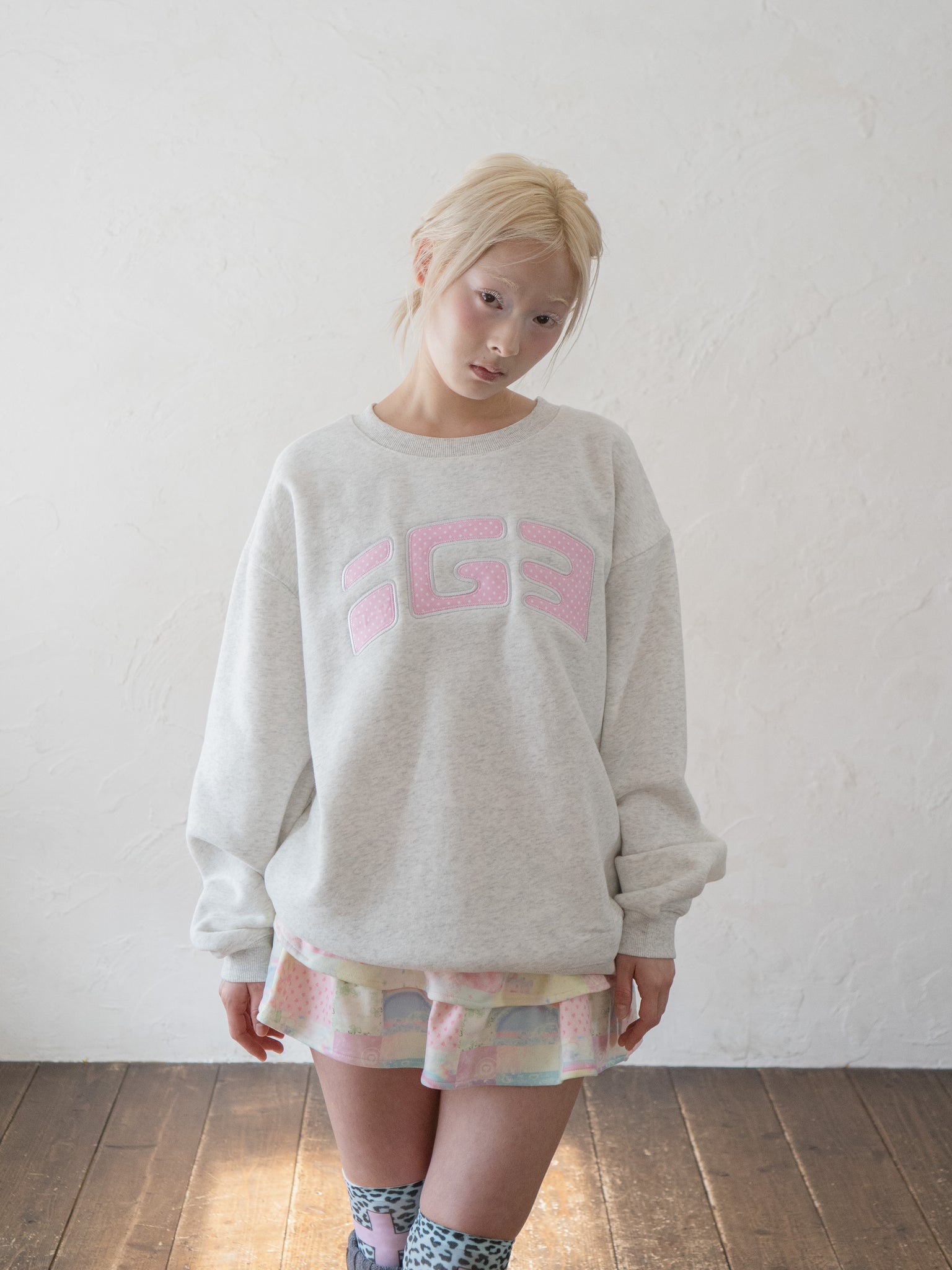 Patch Sweatshirt (Gray)