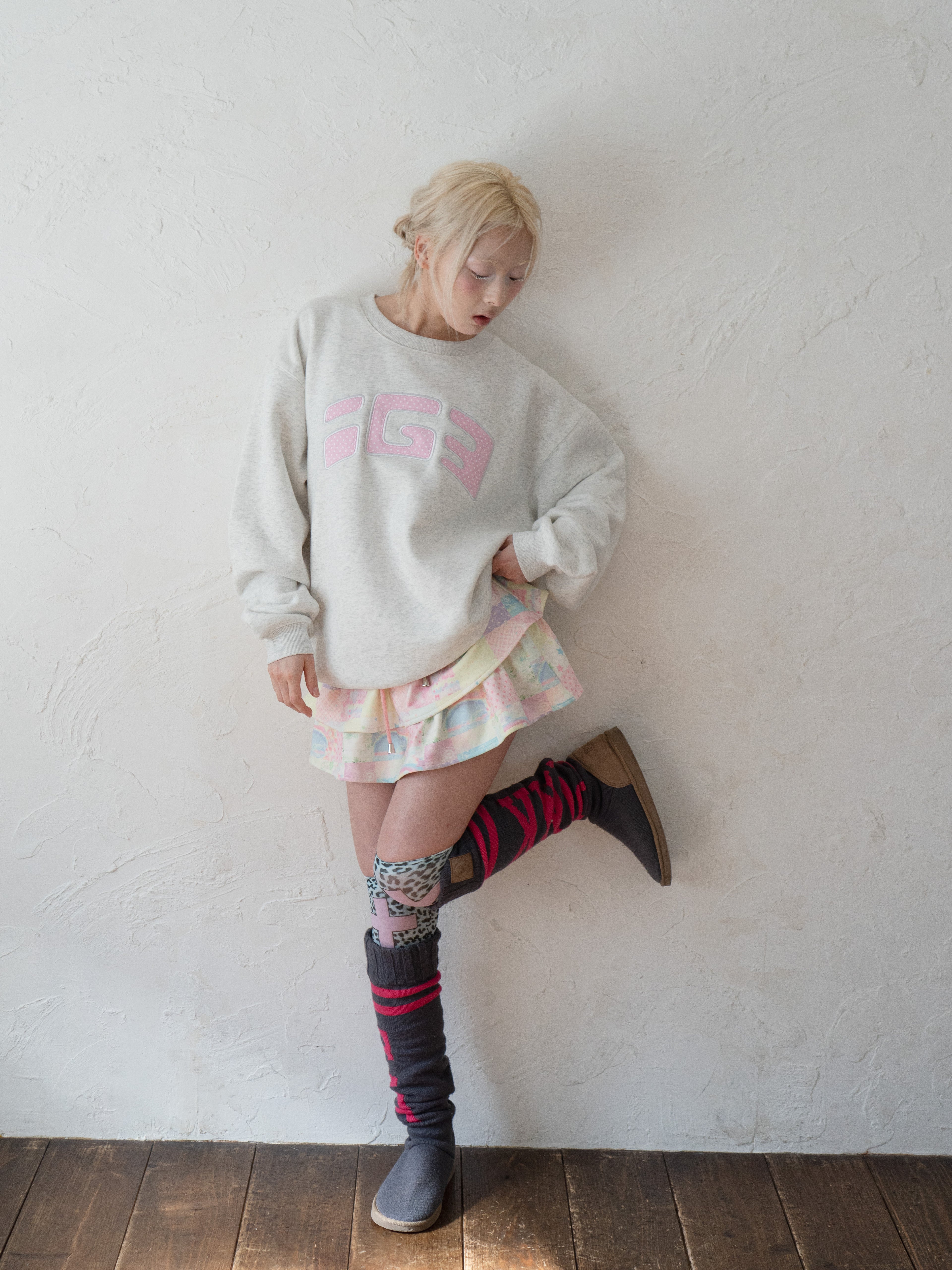 Patch Sweatshirt (Gray)