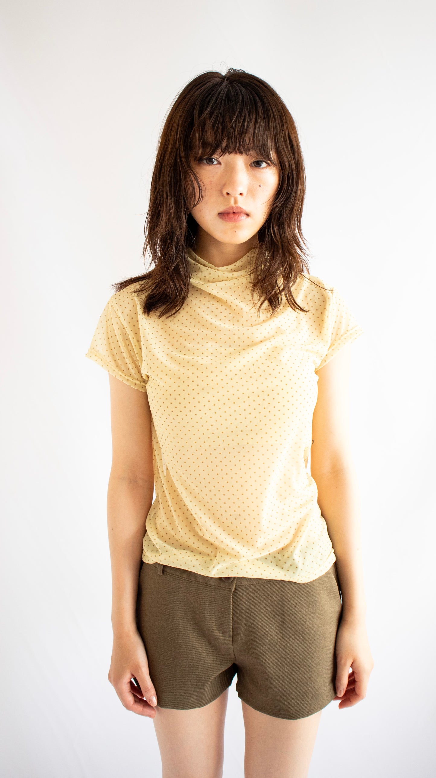 Dot sheer mock neck S\S tee (yellow)