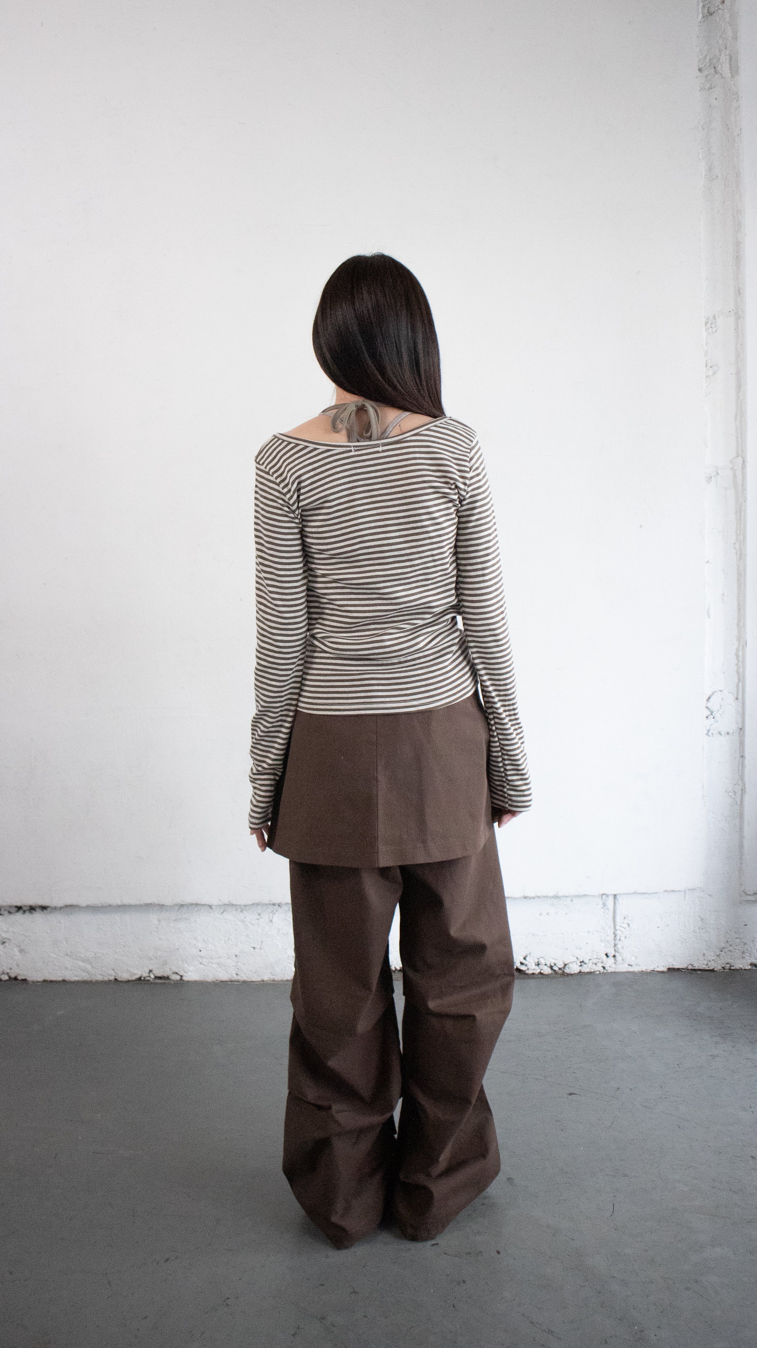 Round neck border L/S tee (brown)