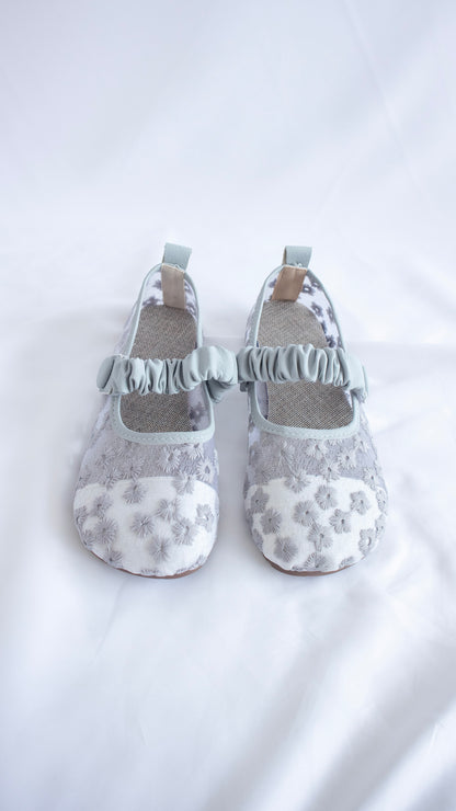 Flower shirring velcro flat (gray)