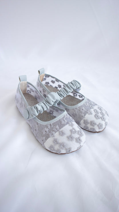 Flower shirring velcro flat (gray)