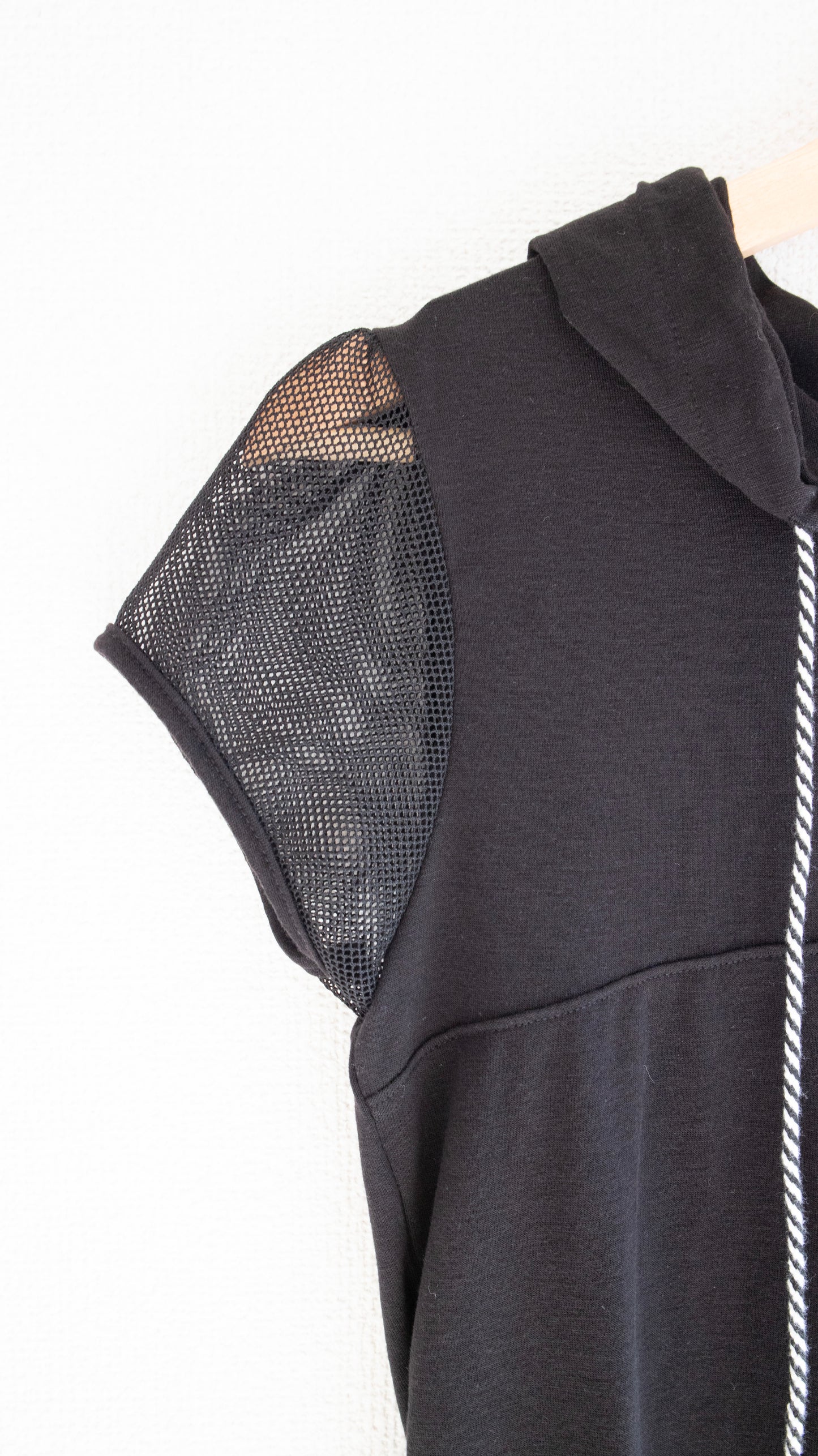 Half zip mesh hoodie (black)