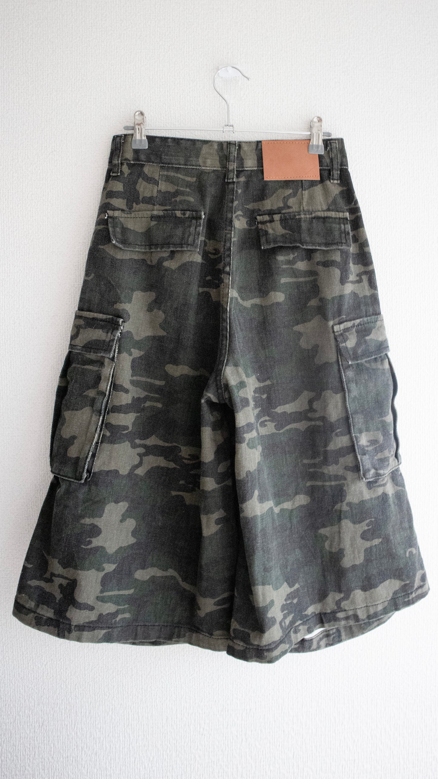 Capri cargo pants (camouflage)