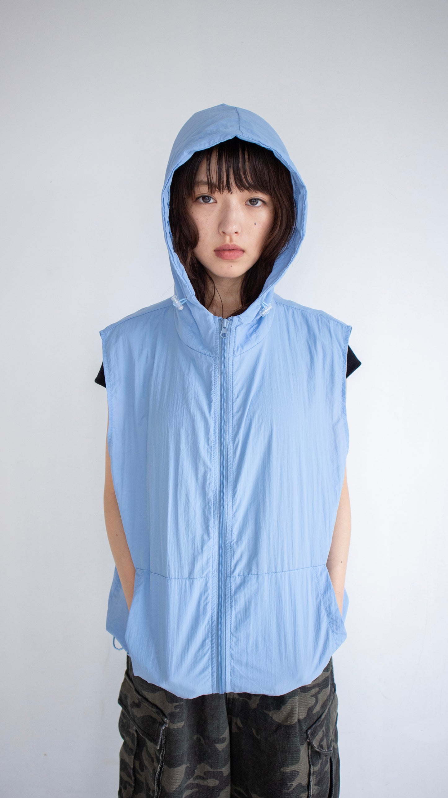 Nylon zip-hood vest (blue)