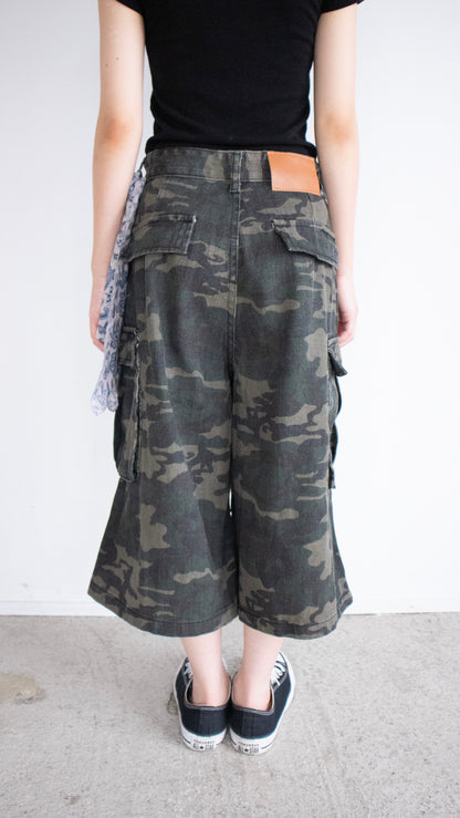 Capri cargo pants (camouflage)