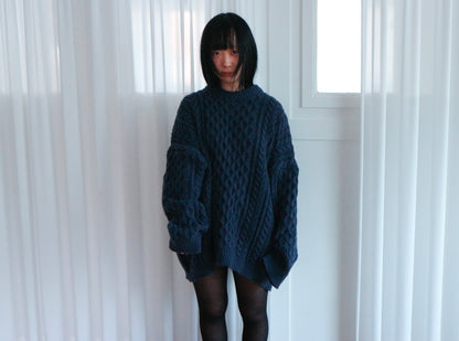 Oversize cable knit