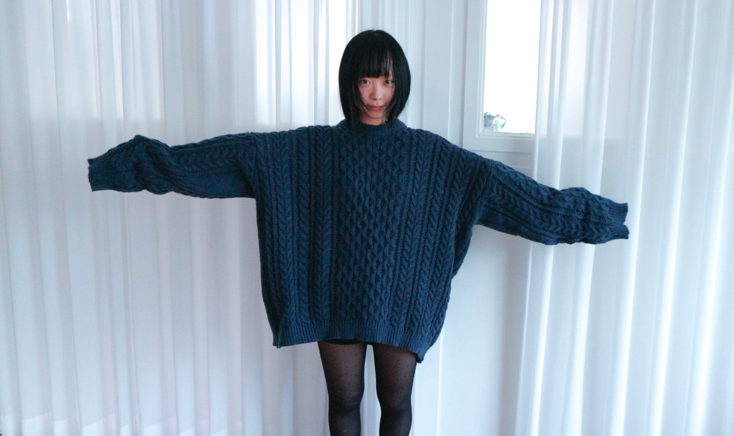 Oversize cable knit