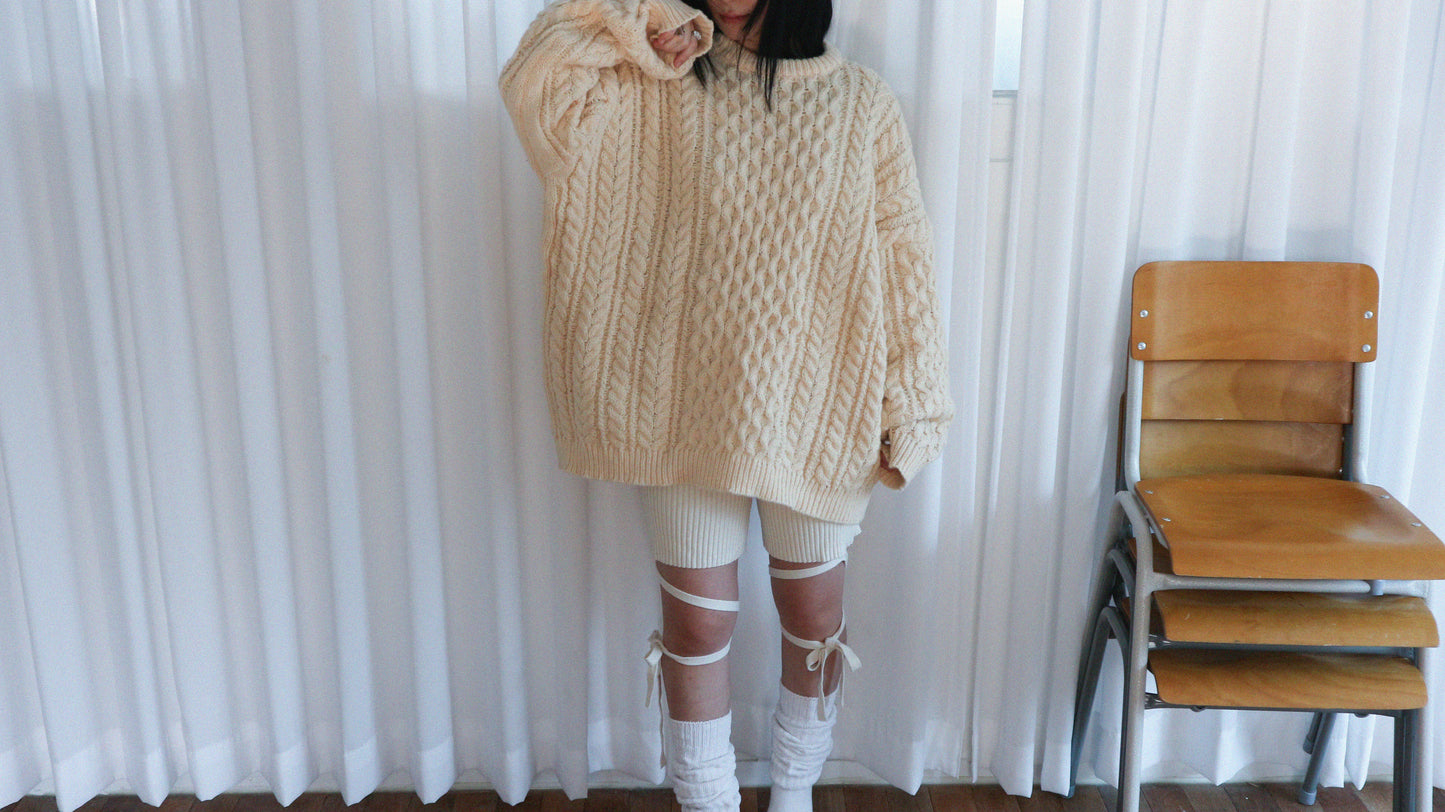 Oversize cable knit