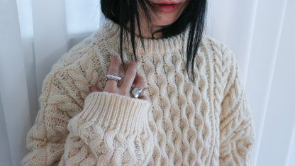 Oversize cable knit