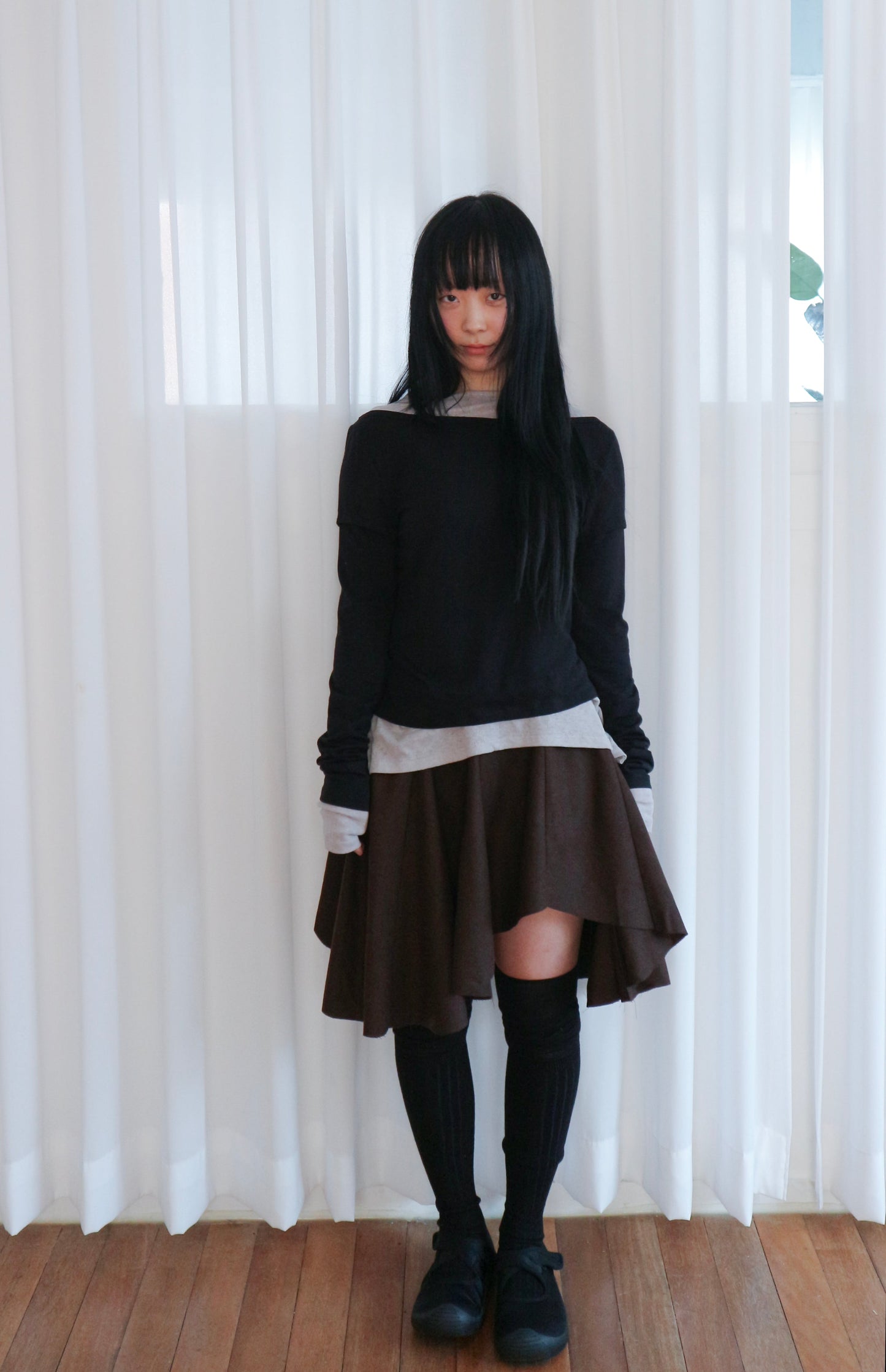 Asymmetry skirt (brown)