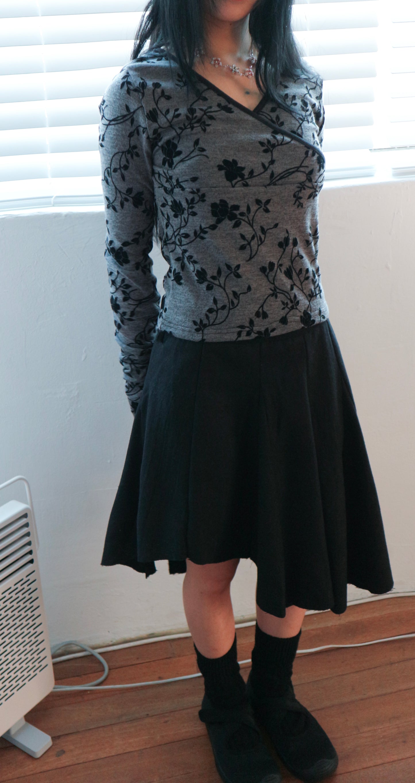 Asymmetry skirt (black)