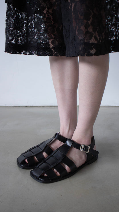 Weave buckle sandal (black)