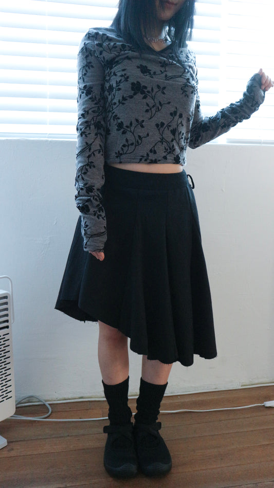 Asymmetry skirt (black)