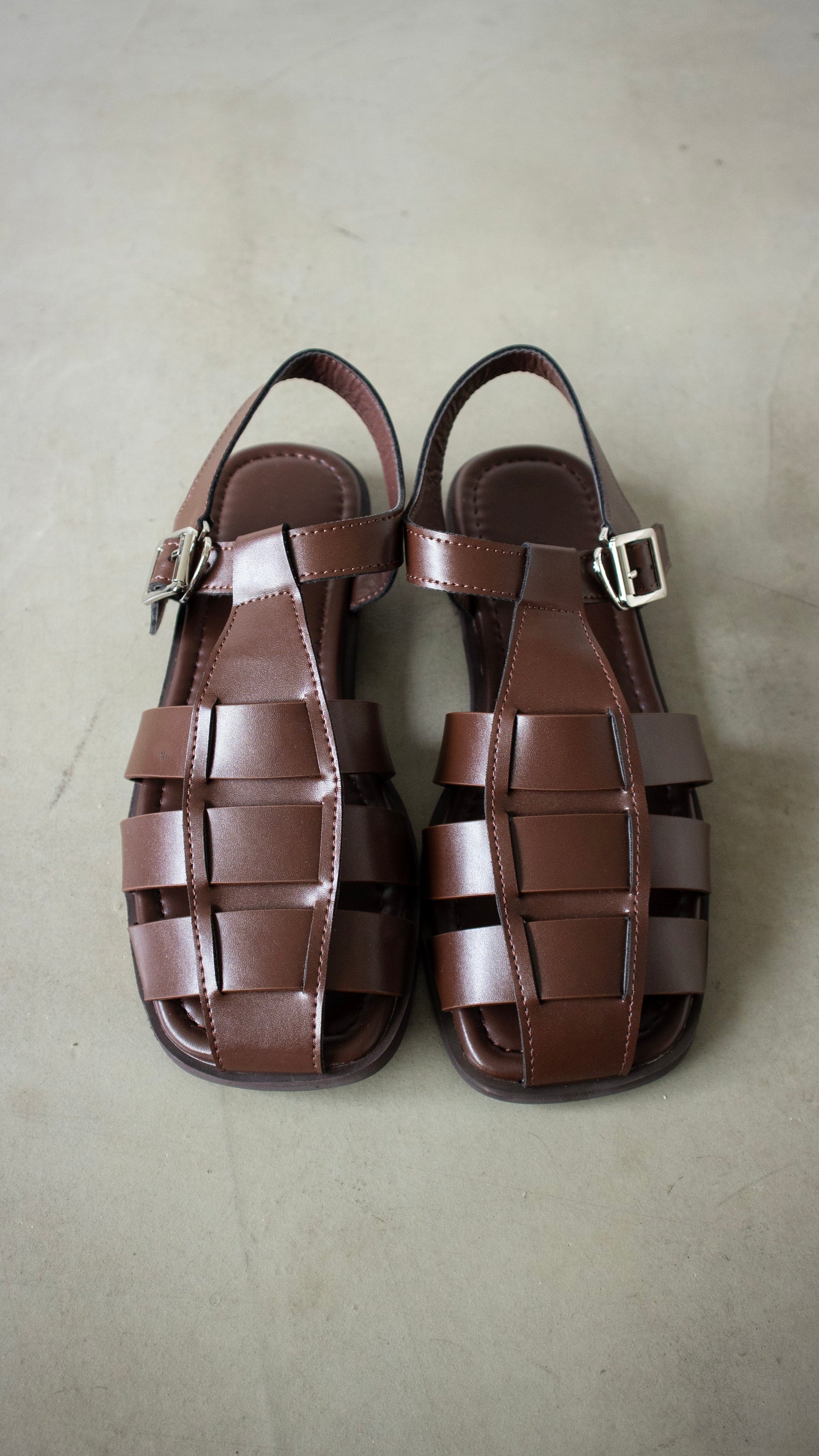 Weave buckle sandal (brown)