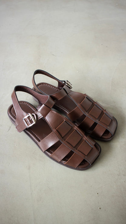 Weave buckle sandal (brown)