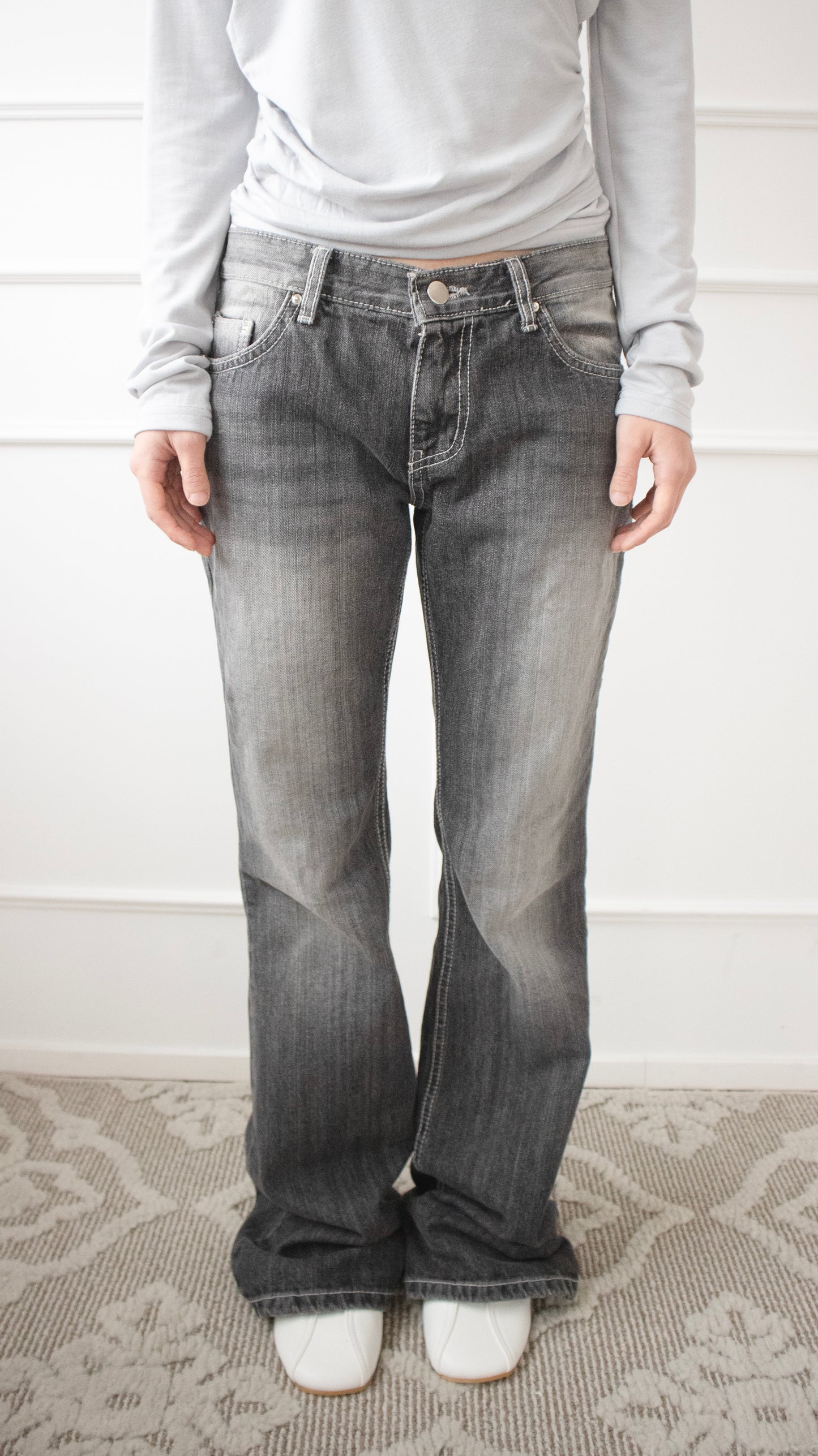 Lowrise bootcut jeans (washed black)