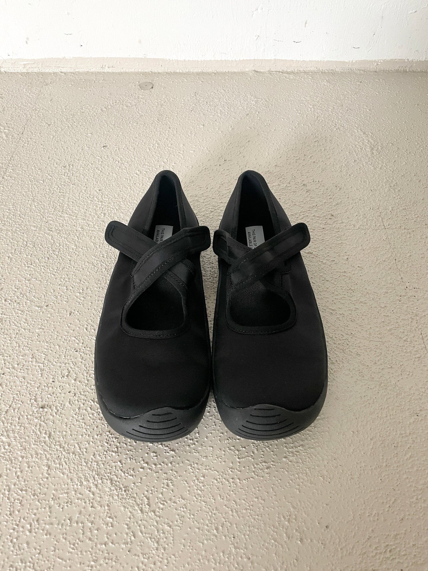 Cross velcro shoes (black)