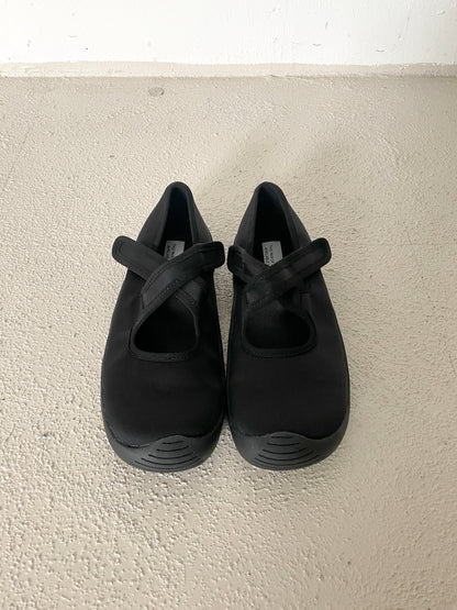 Cross velcro shoes (black)