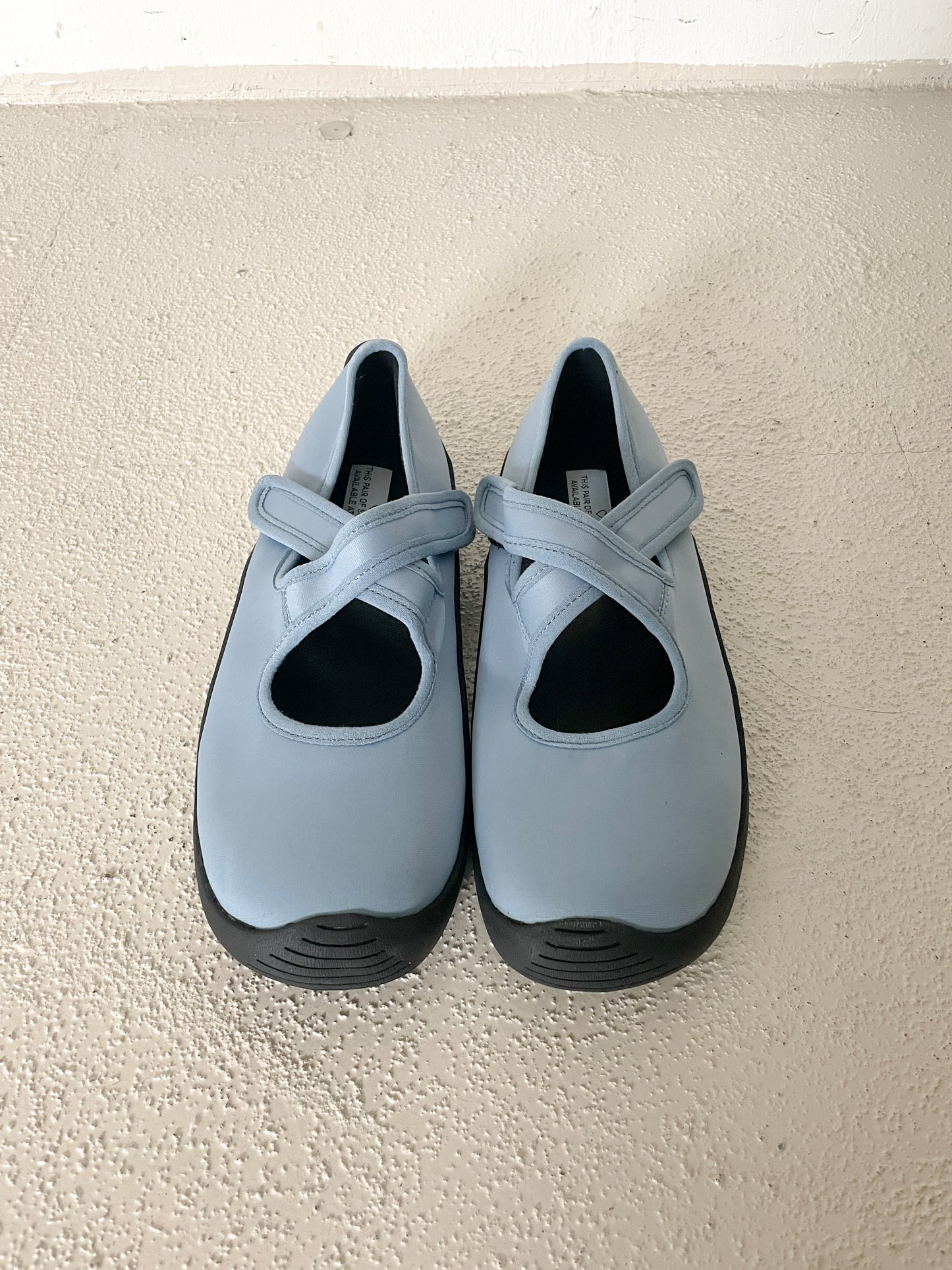 Cross velcro shoes (sky blue)