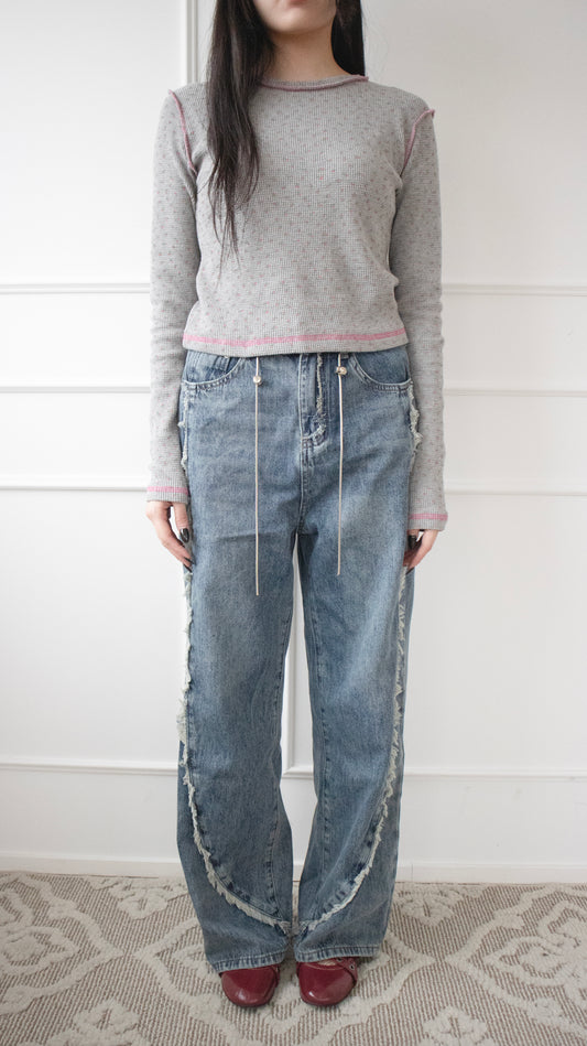 Chain belt damaged denim