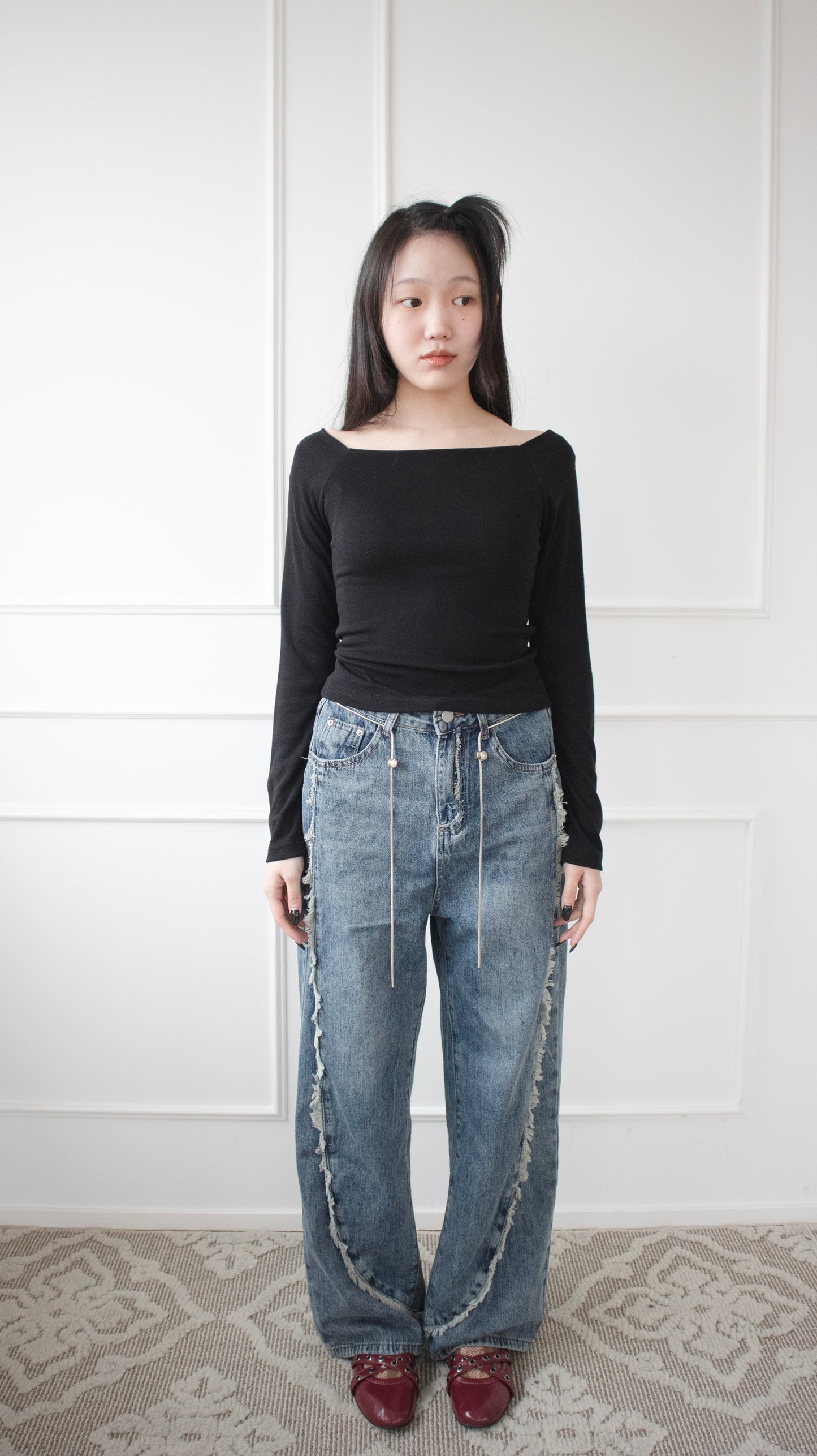 Chain belt damaged denim