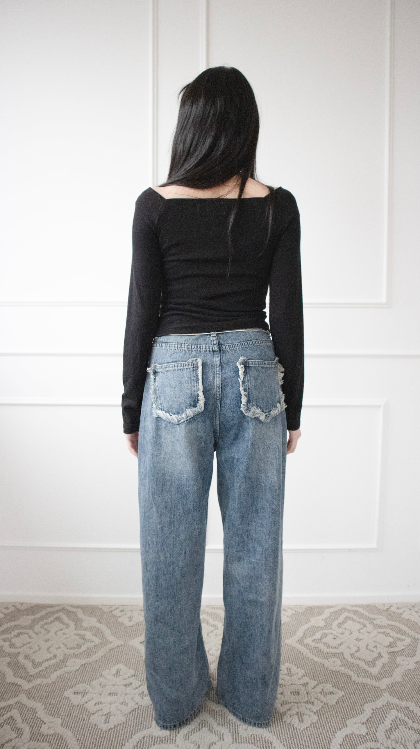 Chain belt damaged denim