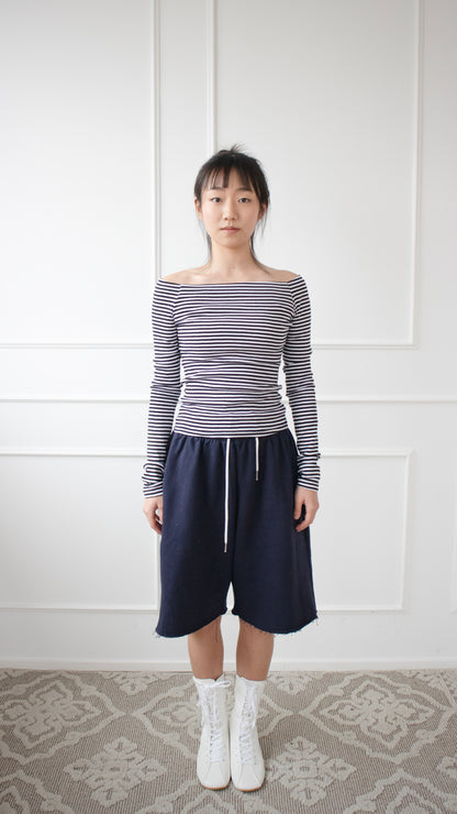 Off-shoulder stripe L/S tee (navy)