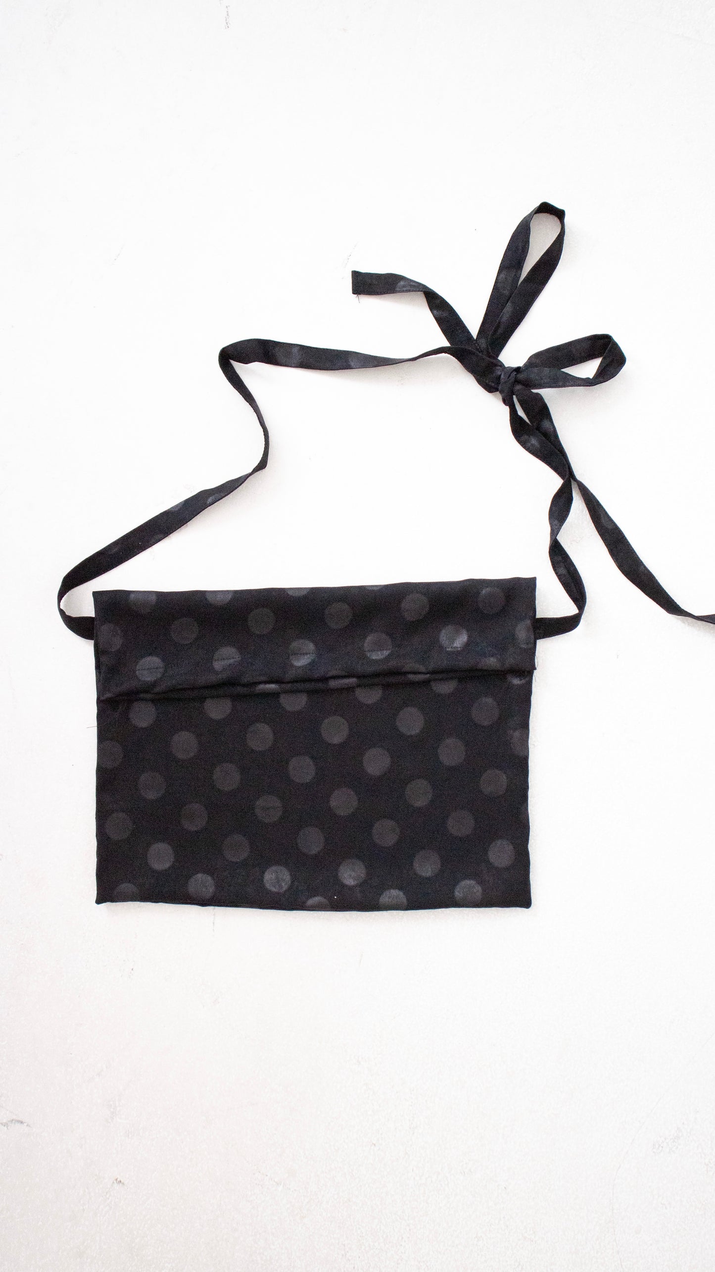 Dot knot cross bag (black)