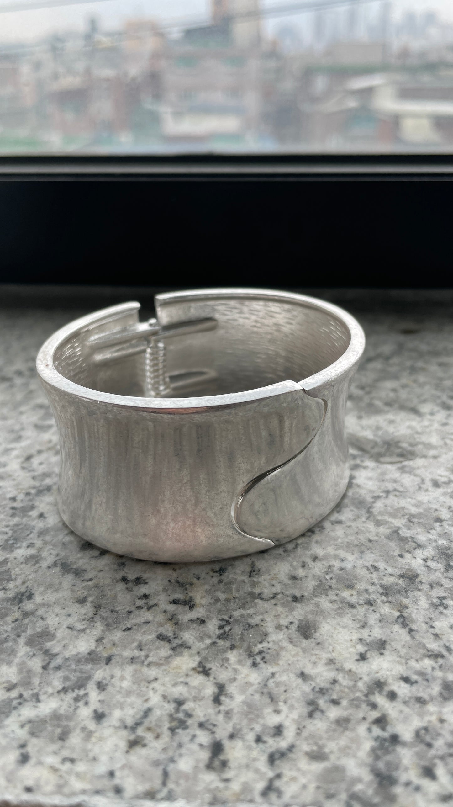 Silver bold bangle