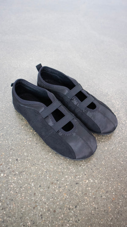 Flat ballet shoes (black)