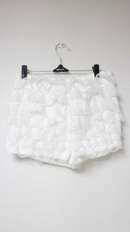 Frill coquette shorts