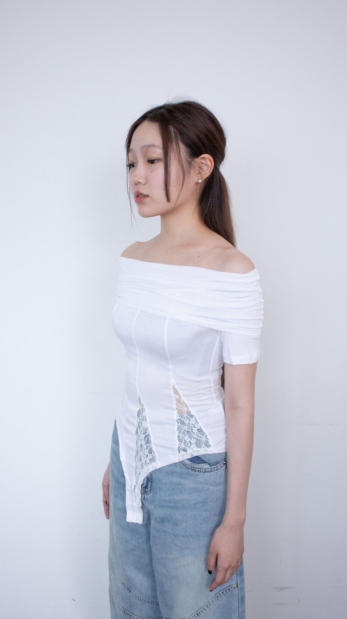 Off-shoulder cut lace top (white)