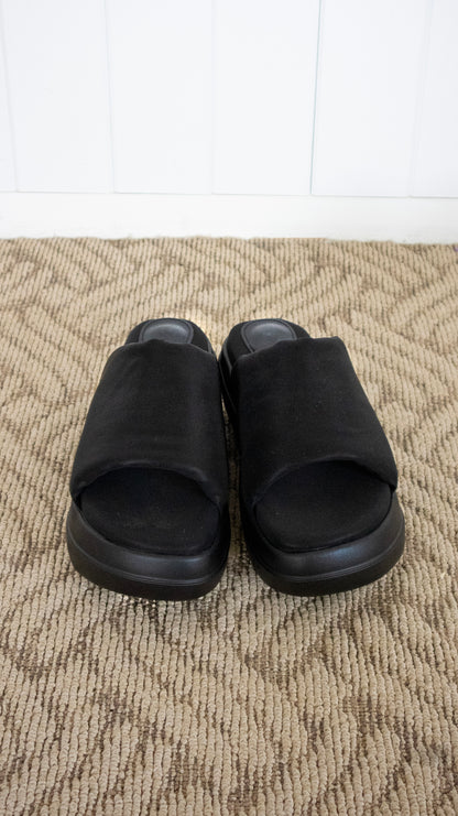 Cushion platform slipper (black)