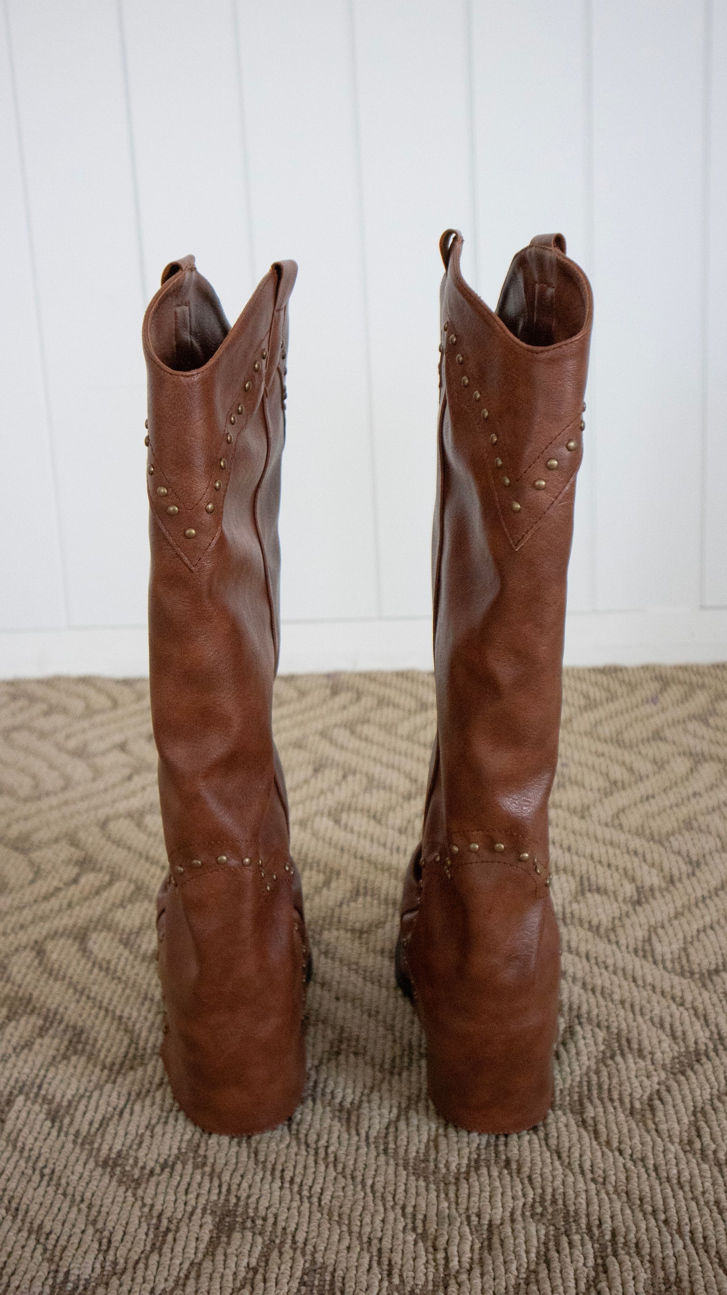 Real leather studs western boots (brown)