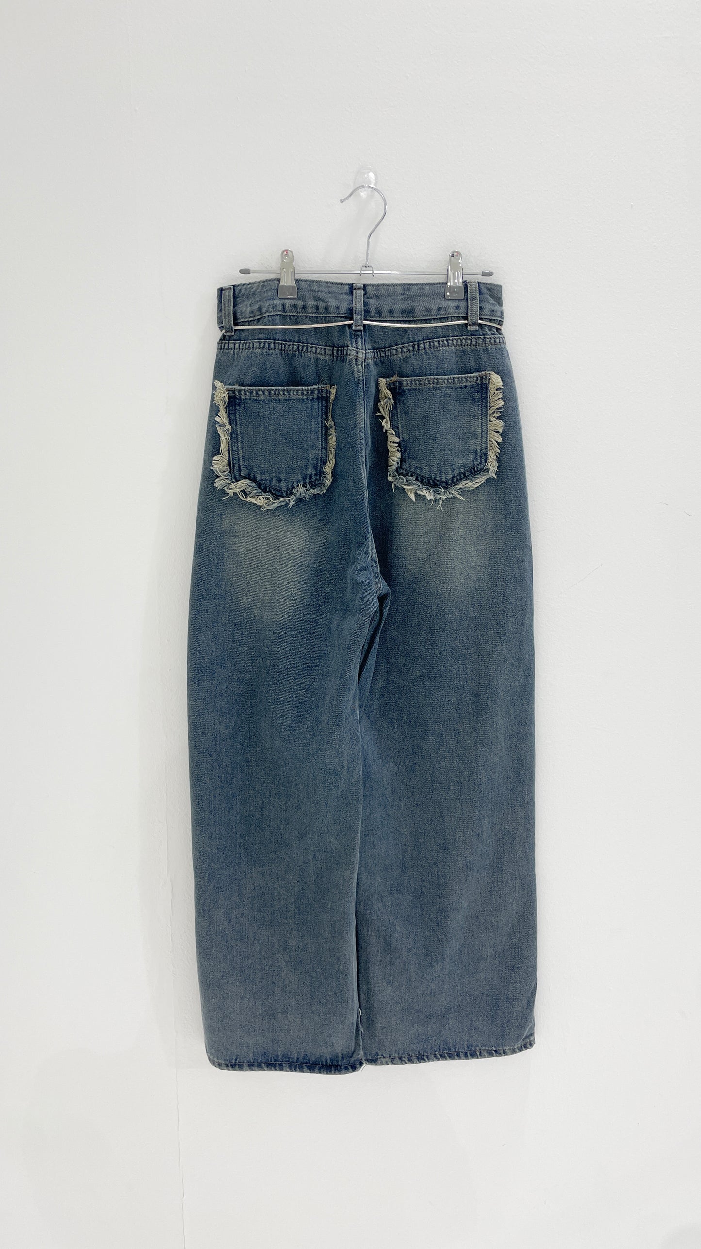 Chain belt damaged denim