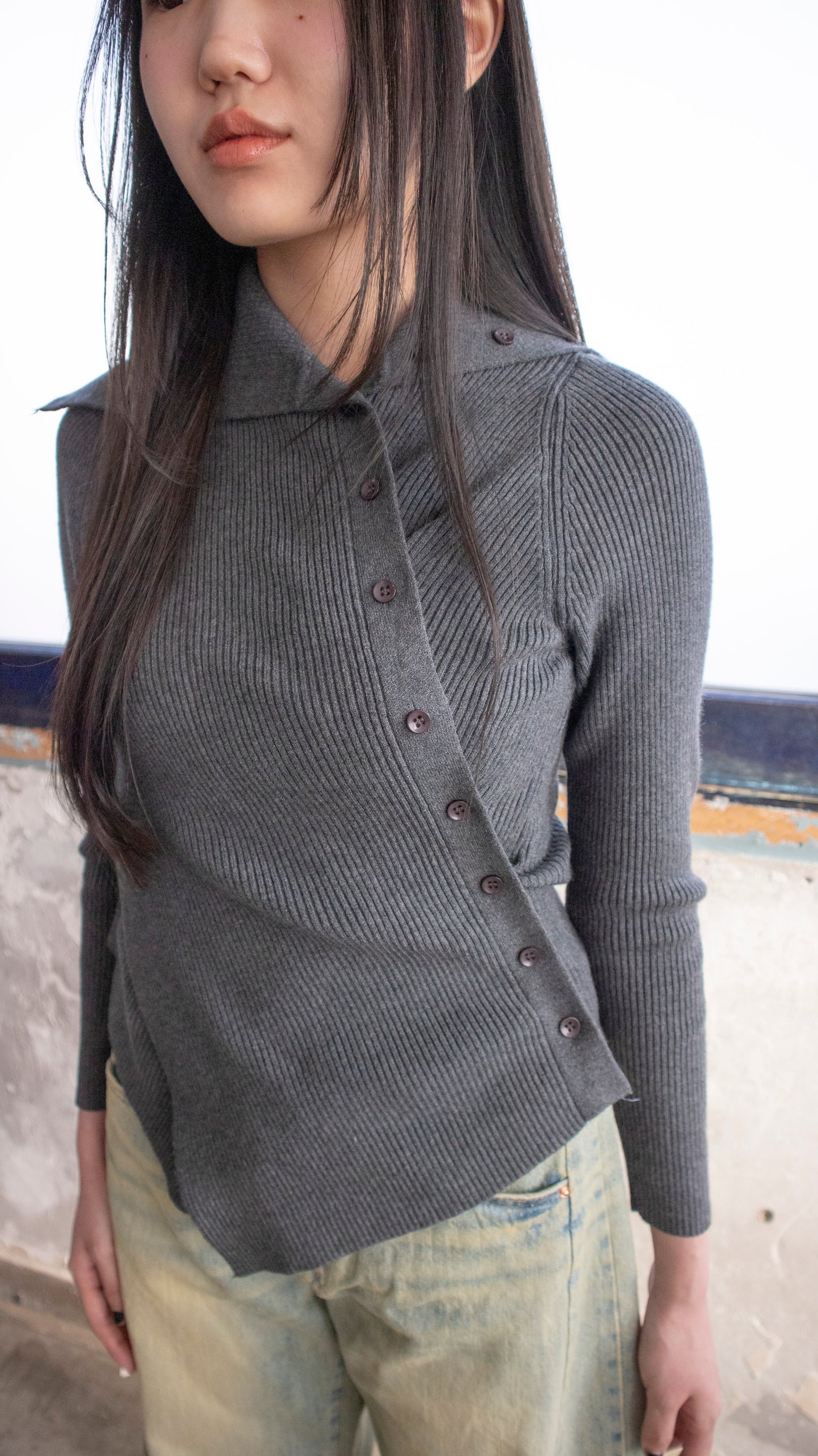 Twisted button knit (charcoal)